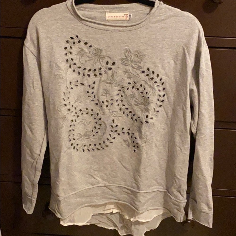 4LoveAndLiberty sweater